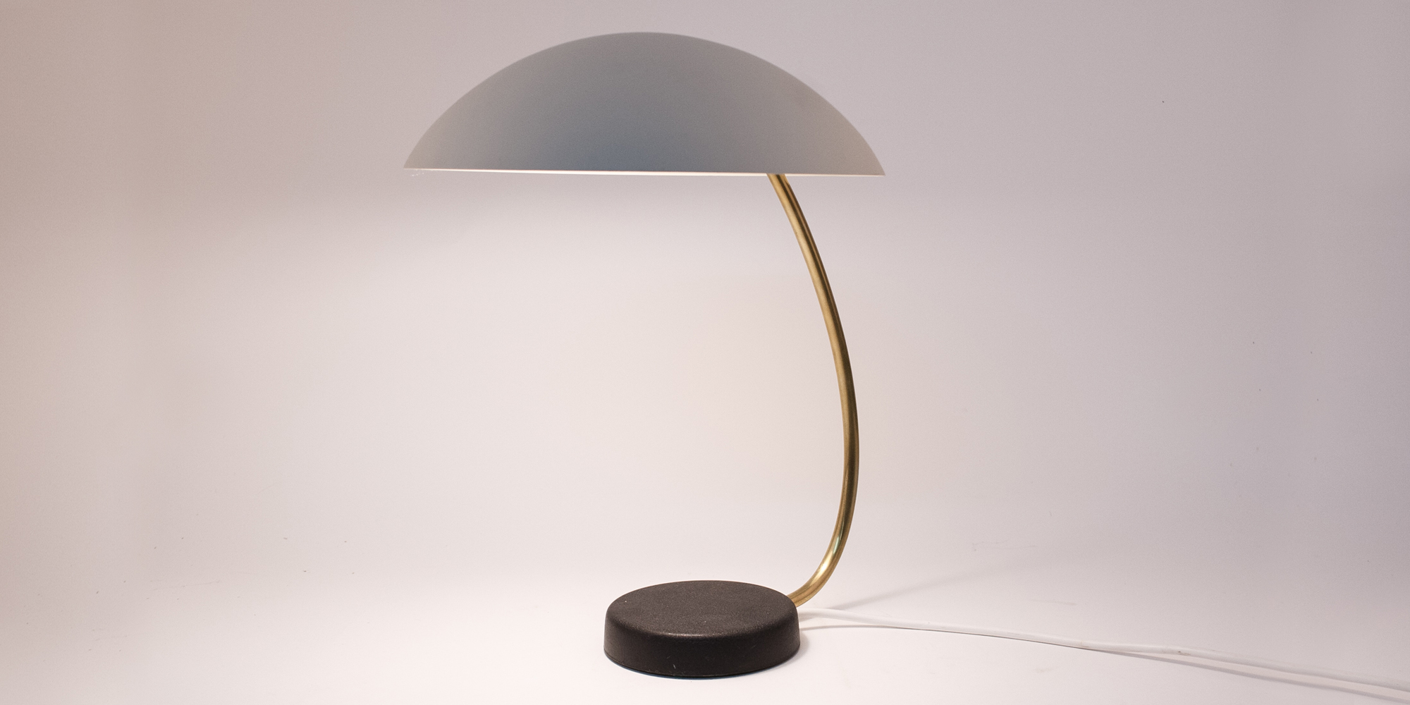 Pilzleuchte Tischlampe Schwarz Weiss Metall Messing Bogenlampe