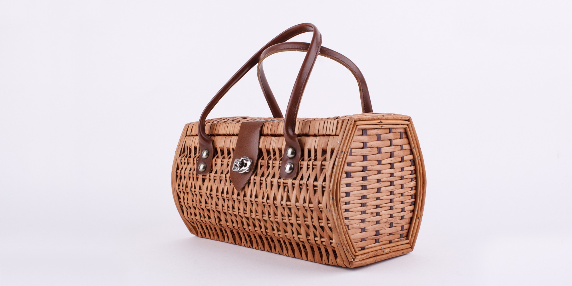Eine Tasche ist ein schönes und nützliches Accessoire, das Dein Outfit vervollständigt und rund macht. Egal, ob gross, oder klein.