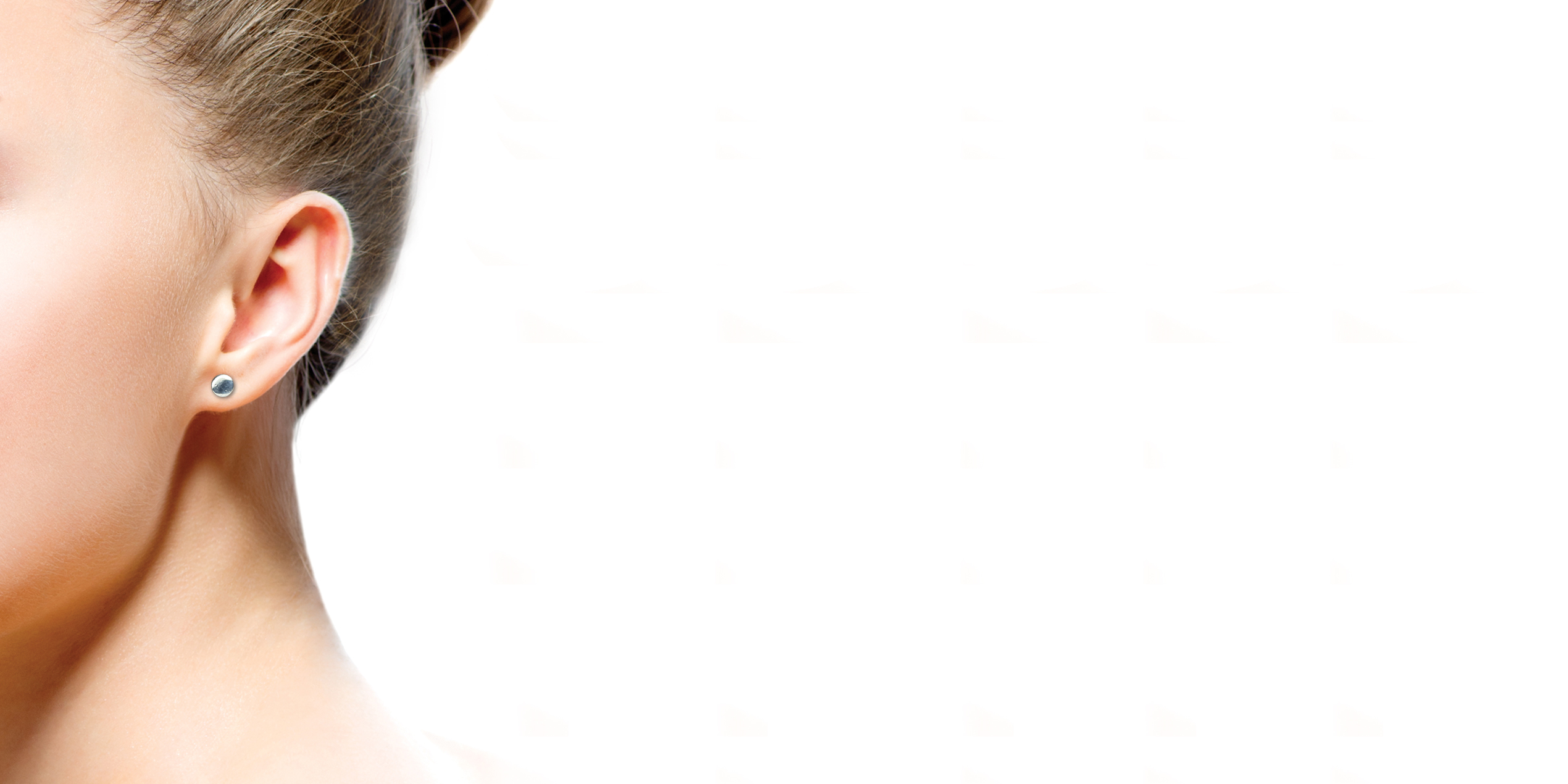 Wer es dezent und klassisch mag, findet hier kleine Ohrstecker aus 925er Silber in Form einer Linse gefertigt. Sie haben einen Durchmesser von 7mm und haben eine Dicke von 1mm.